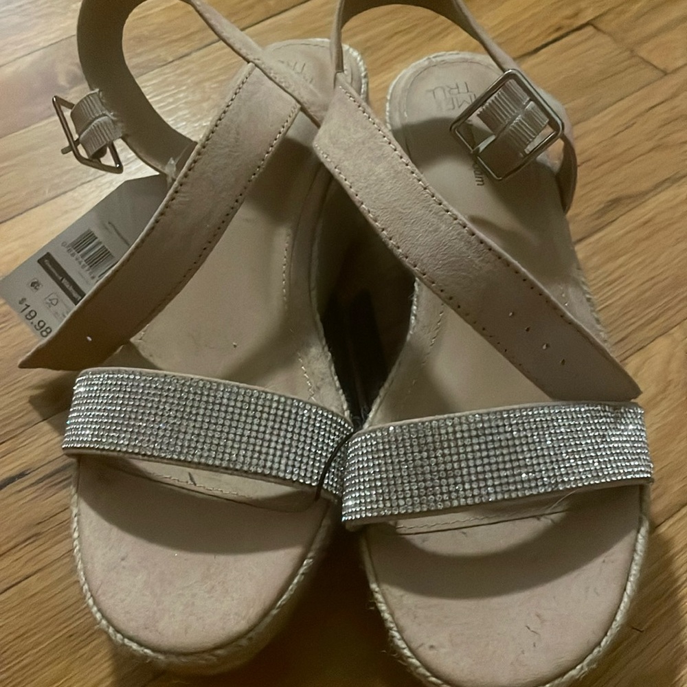 Time and Tru Tan Wedges with Silver Strap - Picture 5 of 5